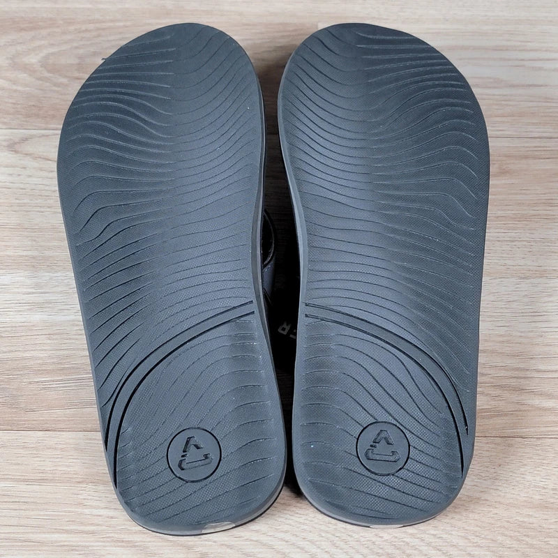 Cuater By Travis Mathew Maui Sandals Mens Size 8 Gray Flip Flops Beach Slippers